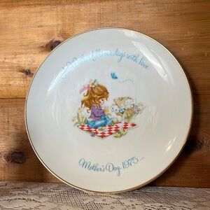 Mothers Day 1975, A Mother Fills our days with love.